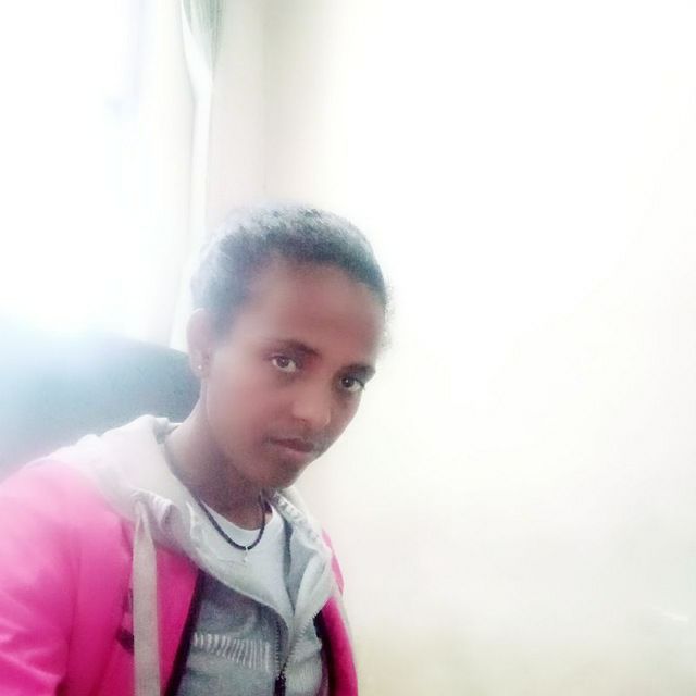 ትነኝ  ችሎት